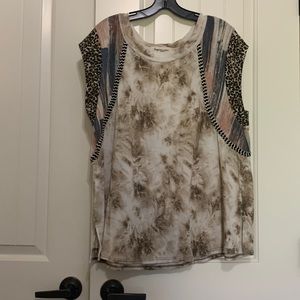 Cheetah sleeve top